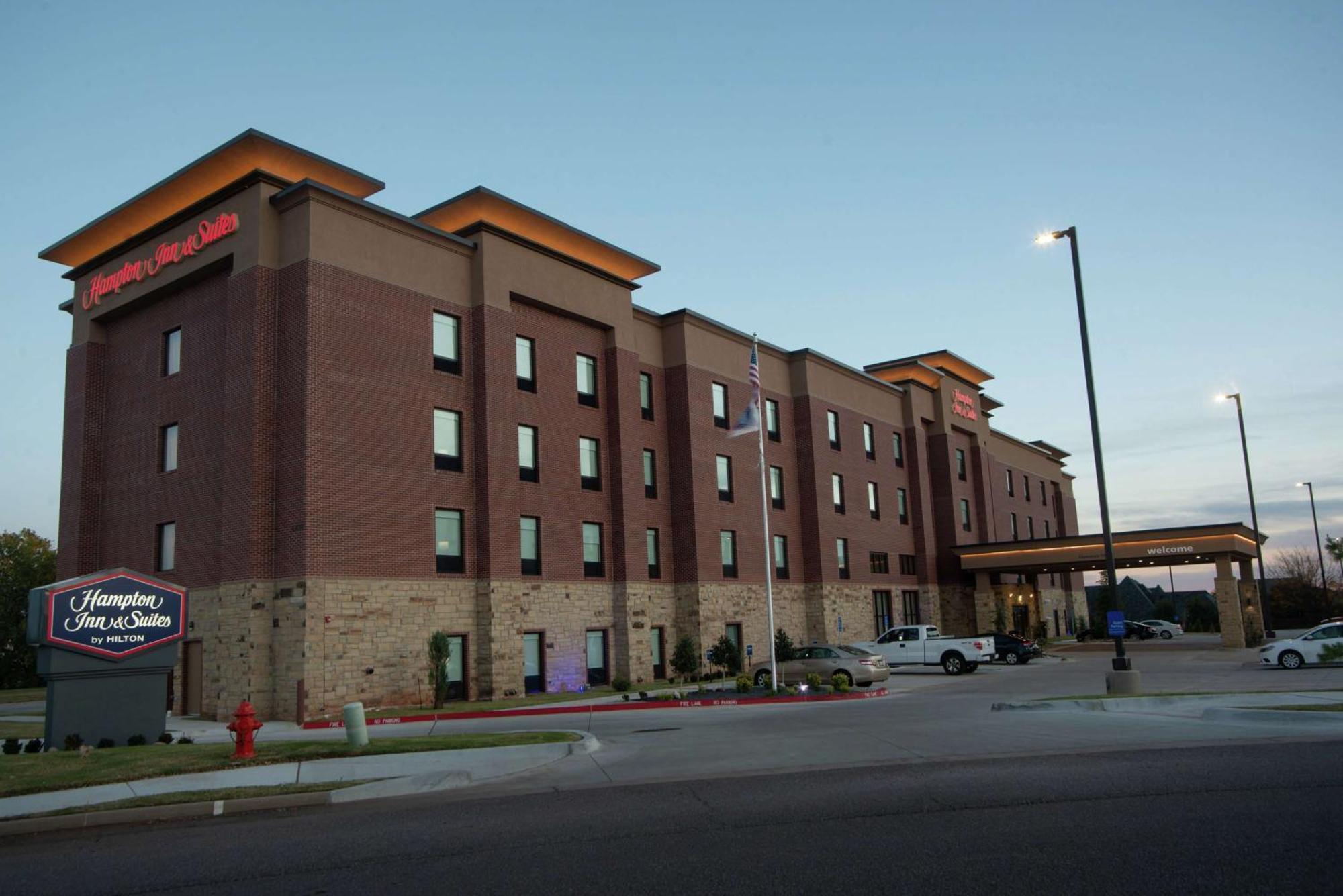 Hampton Inn & Suites Oklahoma City/Quail Springs Exterior photo
