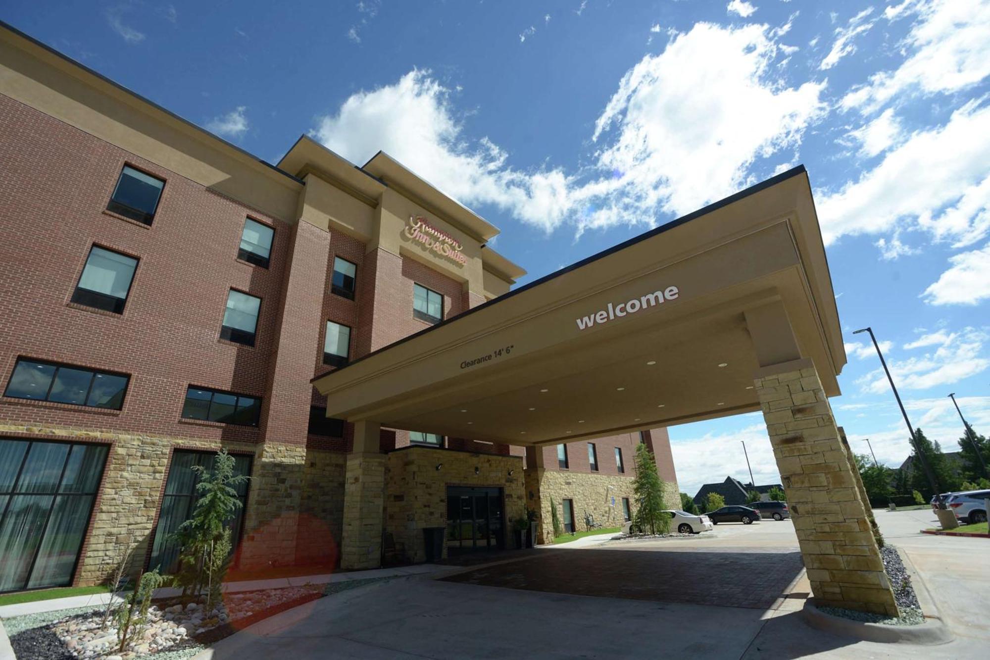 Hampton Inn & Suites Oklahoma City/Quail Springs Exterior photo